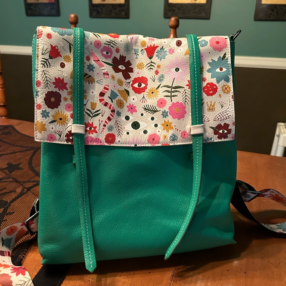 Min and Mon Victor backpack
